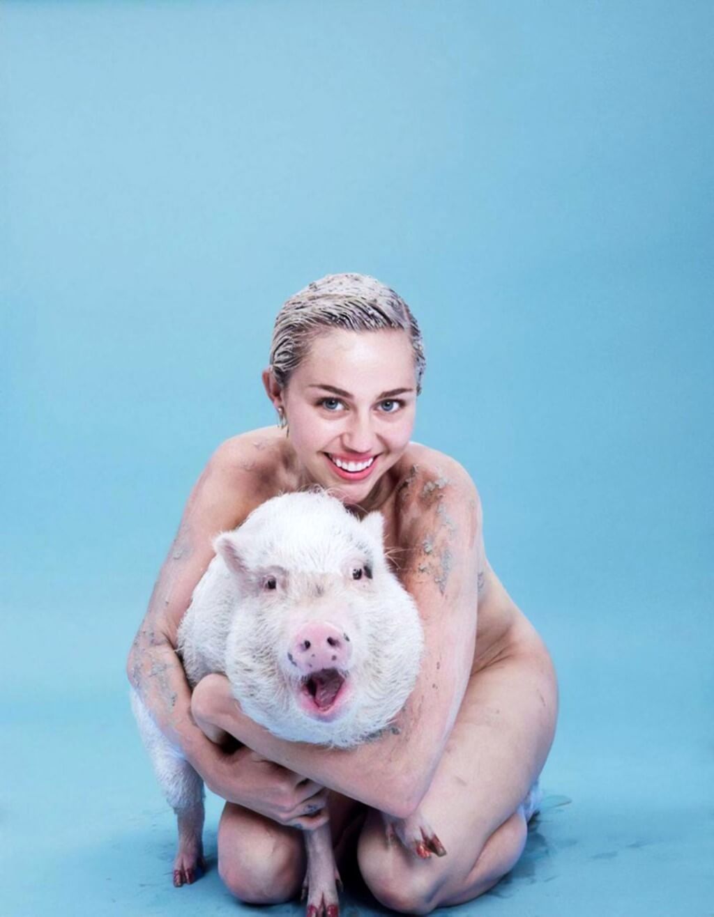 Miley Cyrus Big Tits - Top 50: Miley Cyrus Nude Pussy & Tits Pictures (2023)