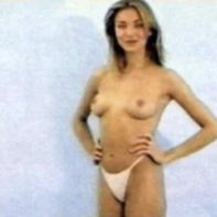 Top 40: Cameron Diaz Nude & Sexy Tits Pictures (2025)